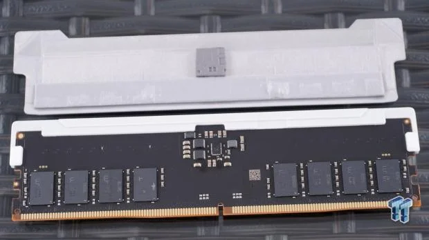 16GB Crucial DIMM Pro OC 6400MHz (black) Version OEM (Tray)