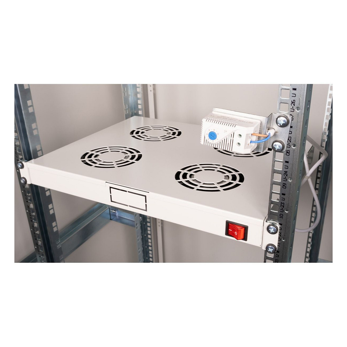 Dachluftereinheit 48,26cm 19Zoll 4 Lufter Thermostat gray