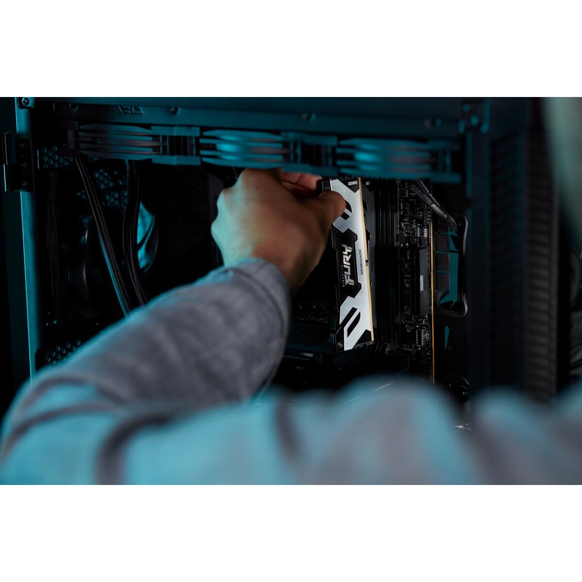 KINGSTON 32GB 6400MT/s DDR5 CL32 DIMM Kit of 2 FURY Renegade Silver
