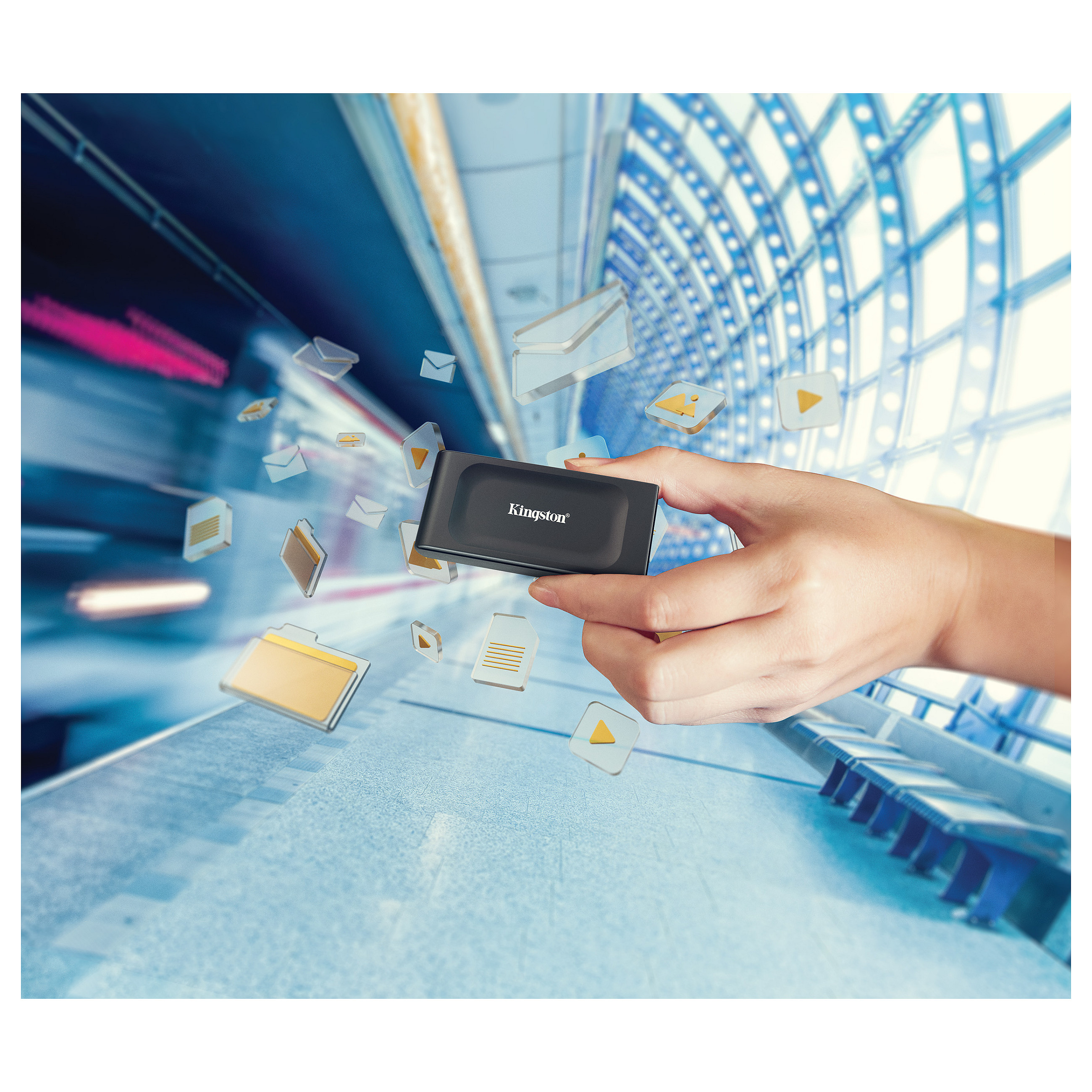2TB Kingston XS1000 USB 3.2 Gen2 Black